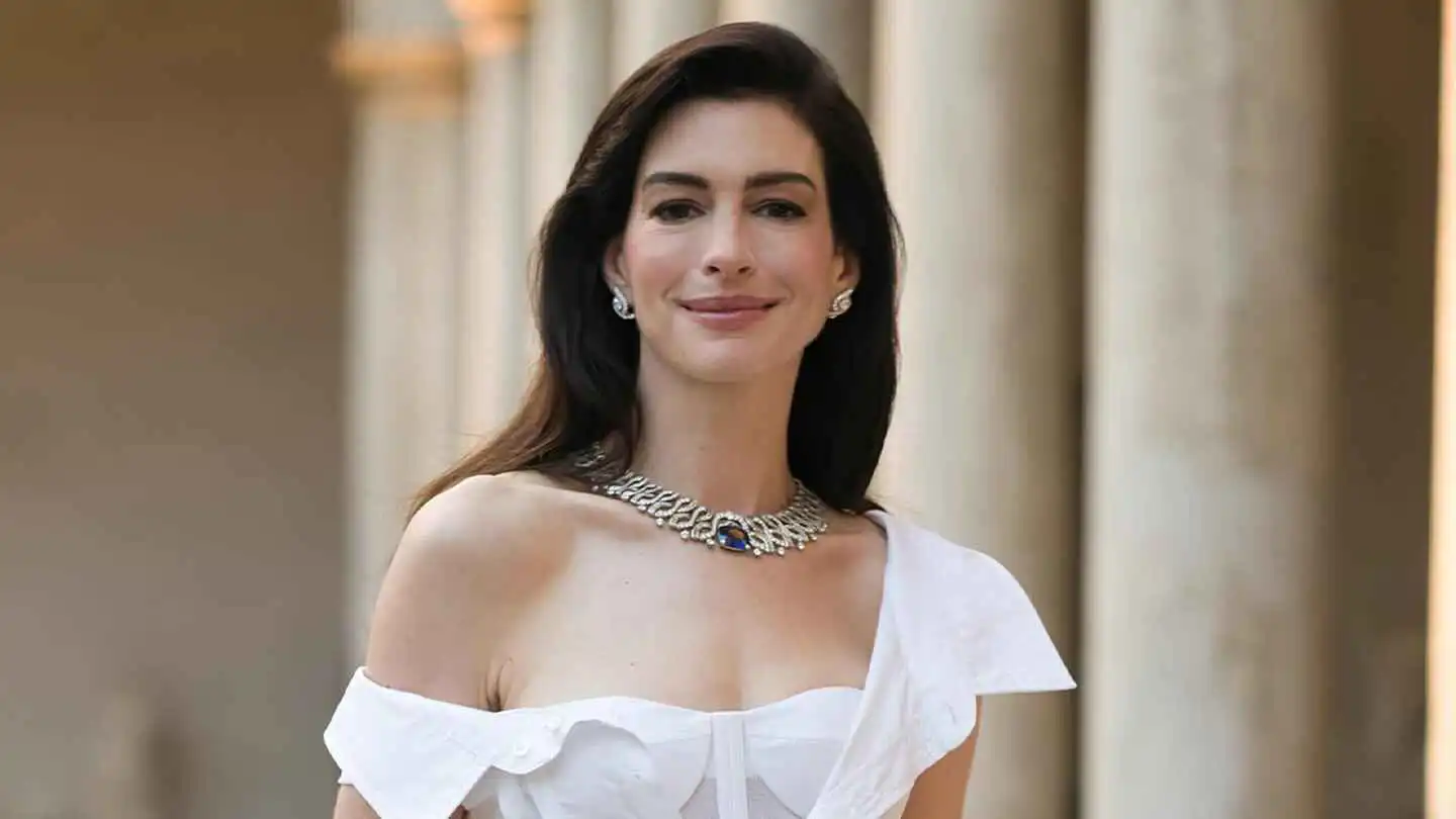 آن هاثاواي تحتفي بفيلم "The Devil Wears Prada 2"