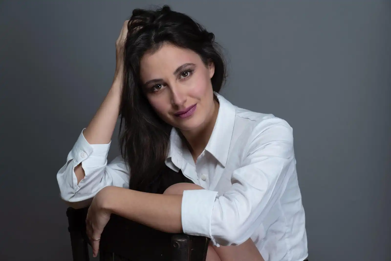 أوميت بيسته كرجين تنضم لمسلسل "المعلمة أومور"