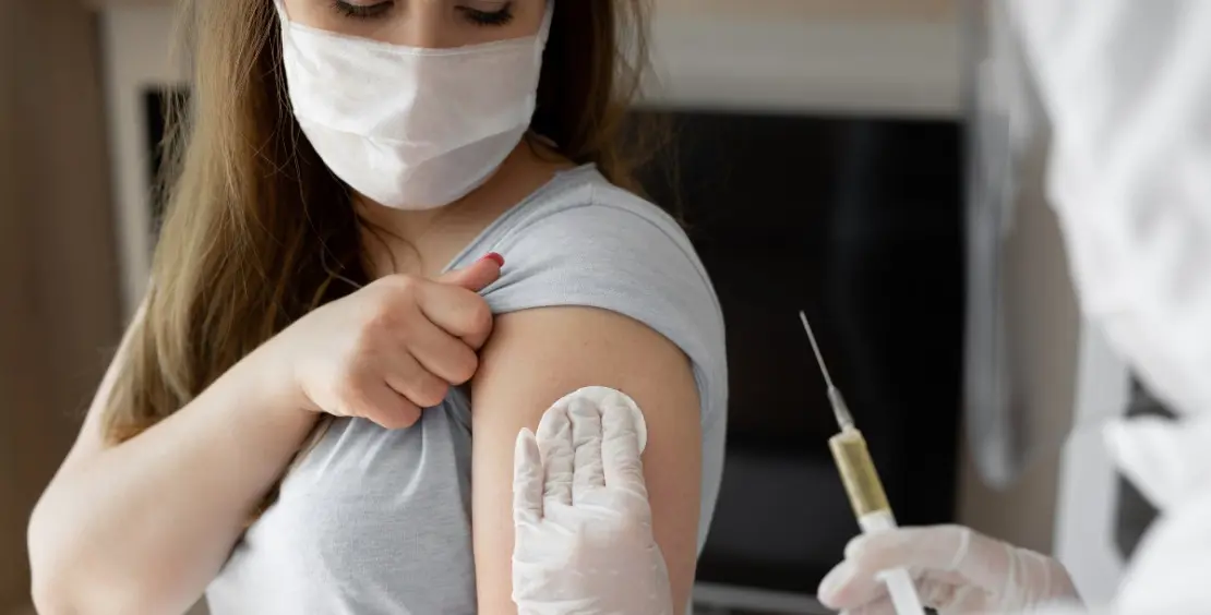 ما الآثار الجانبية للقاح كورونا.. وهل تعد عادية؟