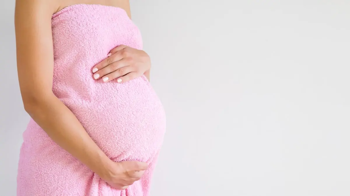 هل الحمام الساخن مضر للحامل؟ 