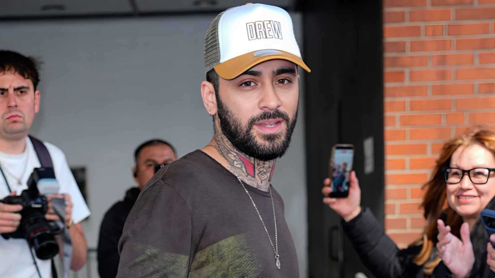 زين مالك يكشف تفاصيل أزمته بعد نقله المفاجئ للمستشفى 