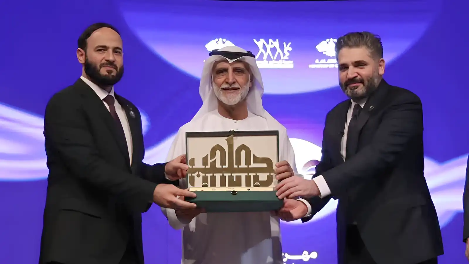 تكريم حبيب غلوم في "مهرجان سوريا المسرحي"