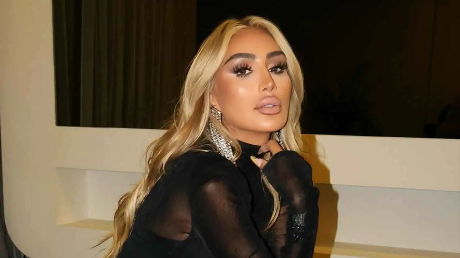 هل تعيد مايا دياب تقديم برنامج "هيك منغني"؟