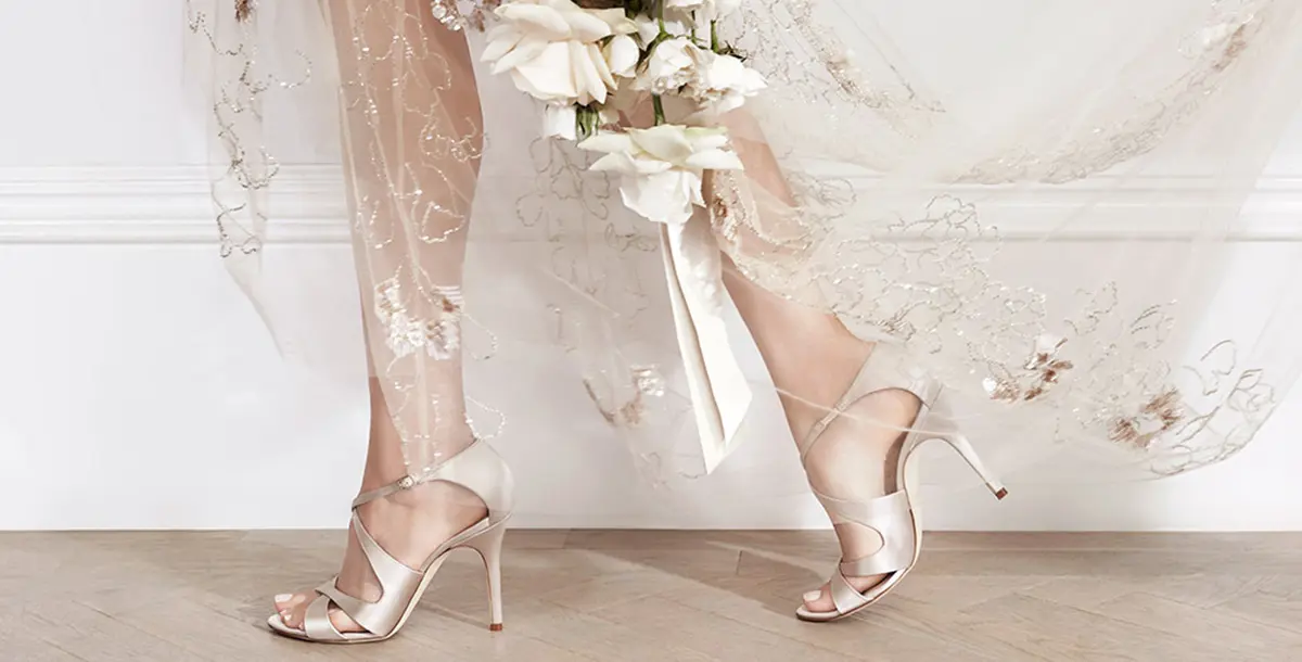 من الفساتين إلى أحذية العروس الراقية.. الإبداع لا ينتهي عند جيني باكهام