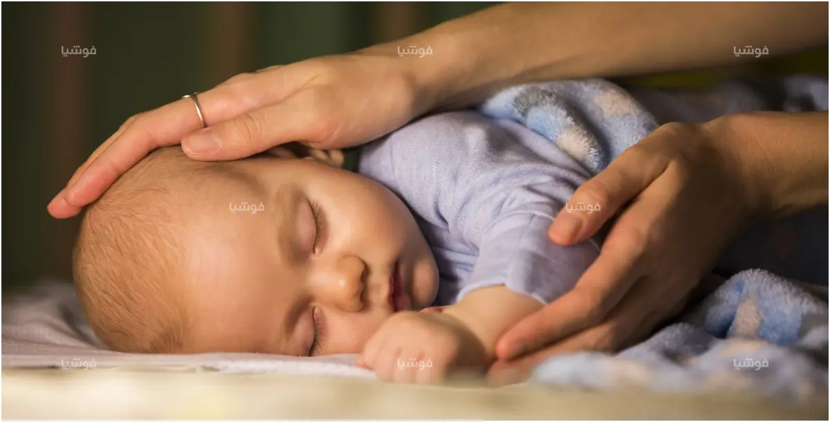 أنين الأطفال الرضع أثناء النوم.. هل هو أمر طبيعي أم مقلق؟