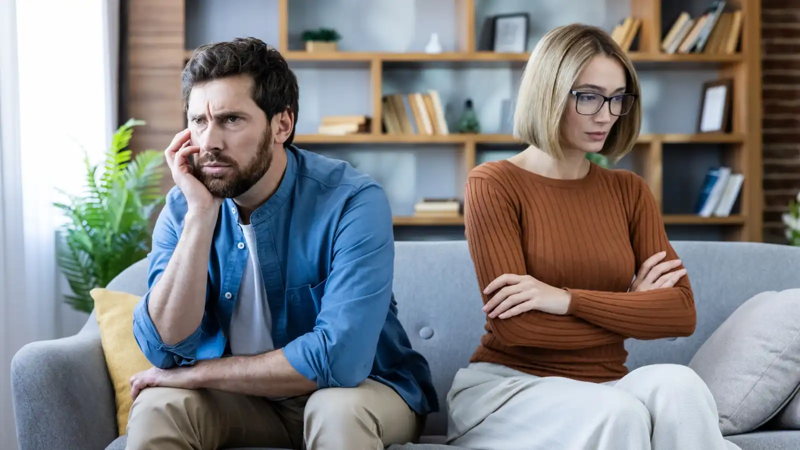 لماذا يقل التعبير عن المشاعر بعد الارتباط وكيف تتعاملين معه