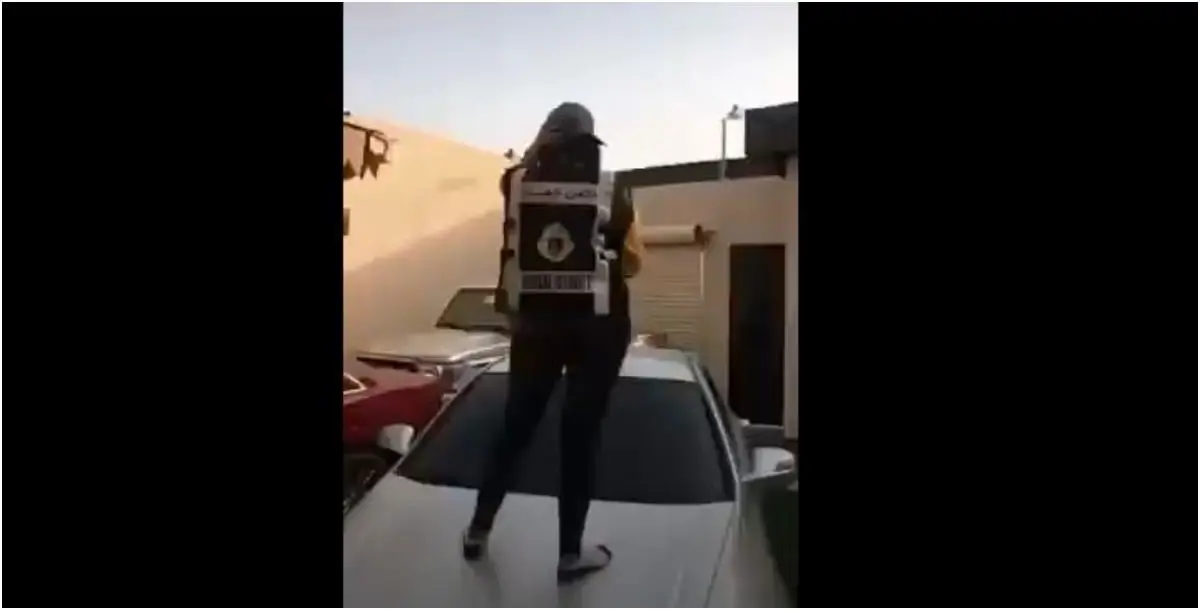 فتاة ترقص فوق سيارة بـ"زي الأمن" تسبب غضبا عارما في السعودية 