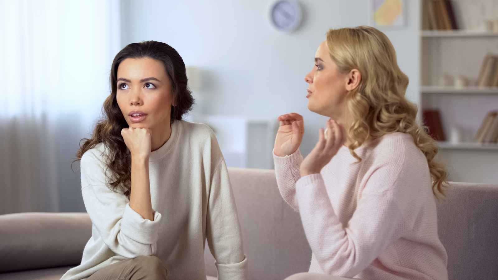 علامات تخبرك بأنك تبذلين جهداً في المكان الخطأ في صداقتك