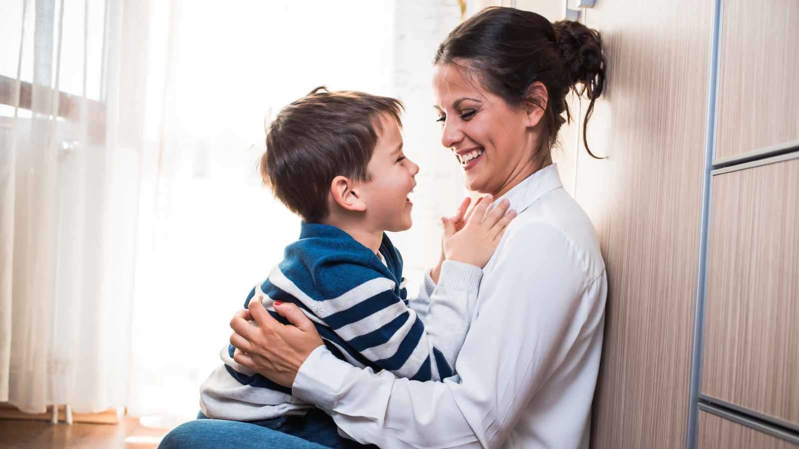 تأثير سرعة كلامك على تطوّر لغة طفلك