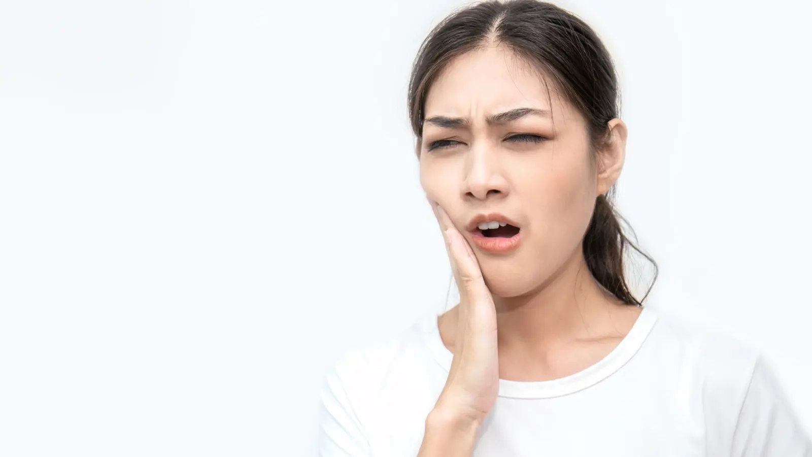 ماذا يعني نزيف اللسان أثناء تنظيف الأسنان بالفرشاة؟