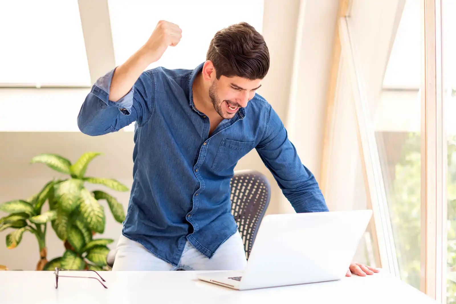 كيف تتعاملين مع الشريك الذي ينسب نجاحكما لنفسه؟