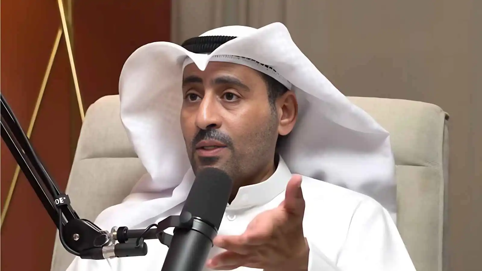 وفاة بدر المطيري صاحب "أعوام الظلام"
