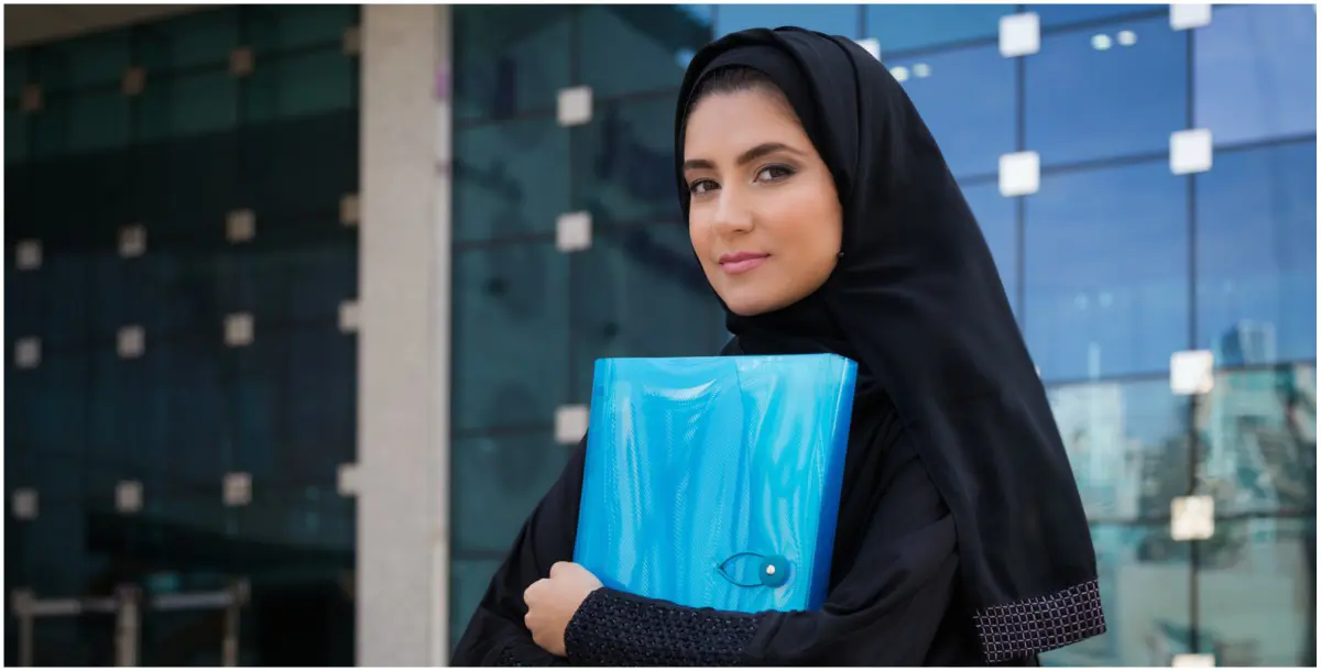 "جواز العصمة بيد المرأة " يشعل الرأي العام بالسعودية.. إليكِ ردود الفعل!