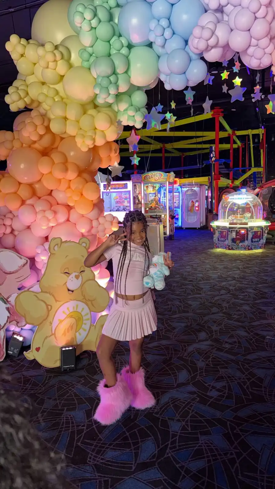 من حفل عيد ميلاد الطفلة ترو طومسون، ابنة نجمة تلفزيون الواقع كلوي كارداشيان