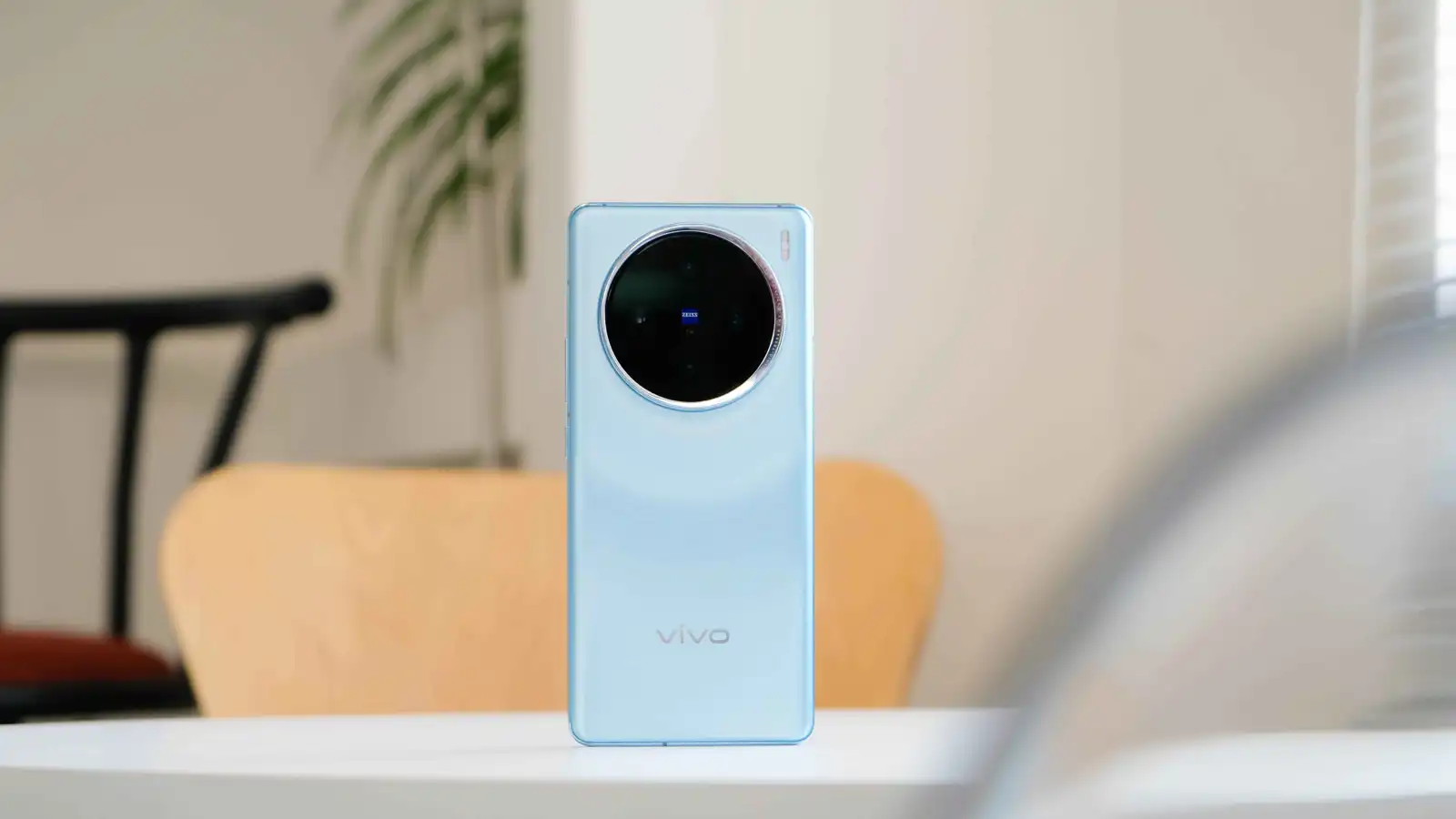 سعر ومواصفات هاتف Vivo Y500.. أداء قوي وتصميم أنيق