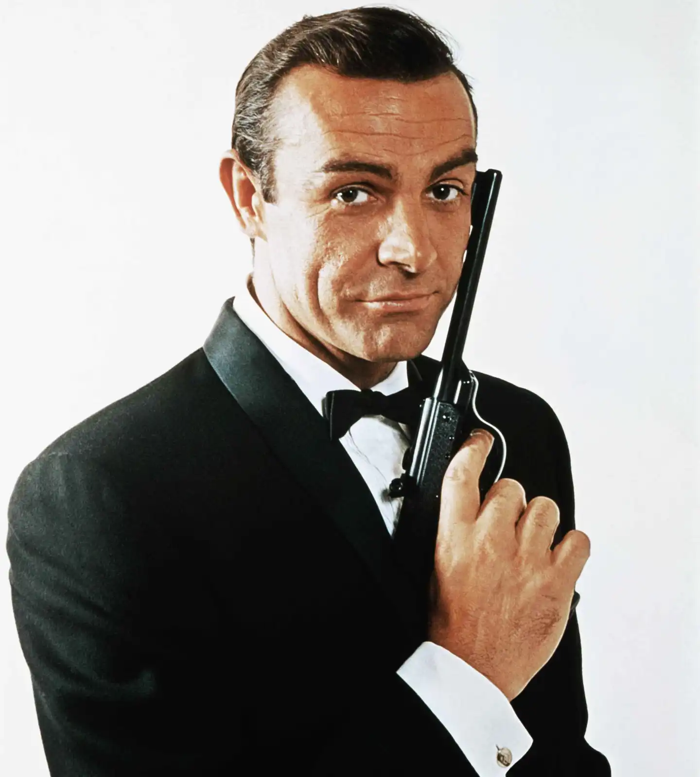 جيمس بوند.. كيف تحولت روايات ضابط متقاعد إلى أشهر سلسلة أفلام جاسوسية؟