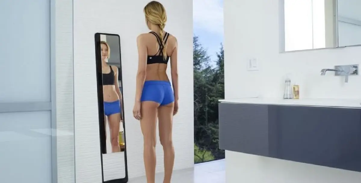 مرآةٌ ذكية لتعقّب حالة لياقتك البدنيّة
