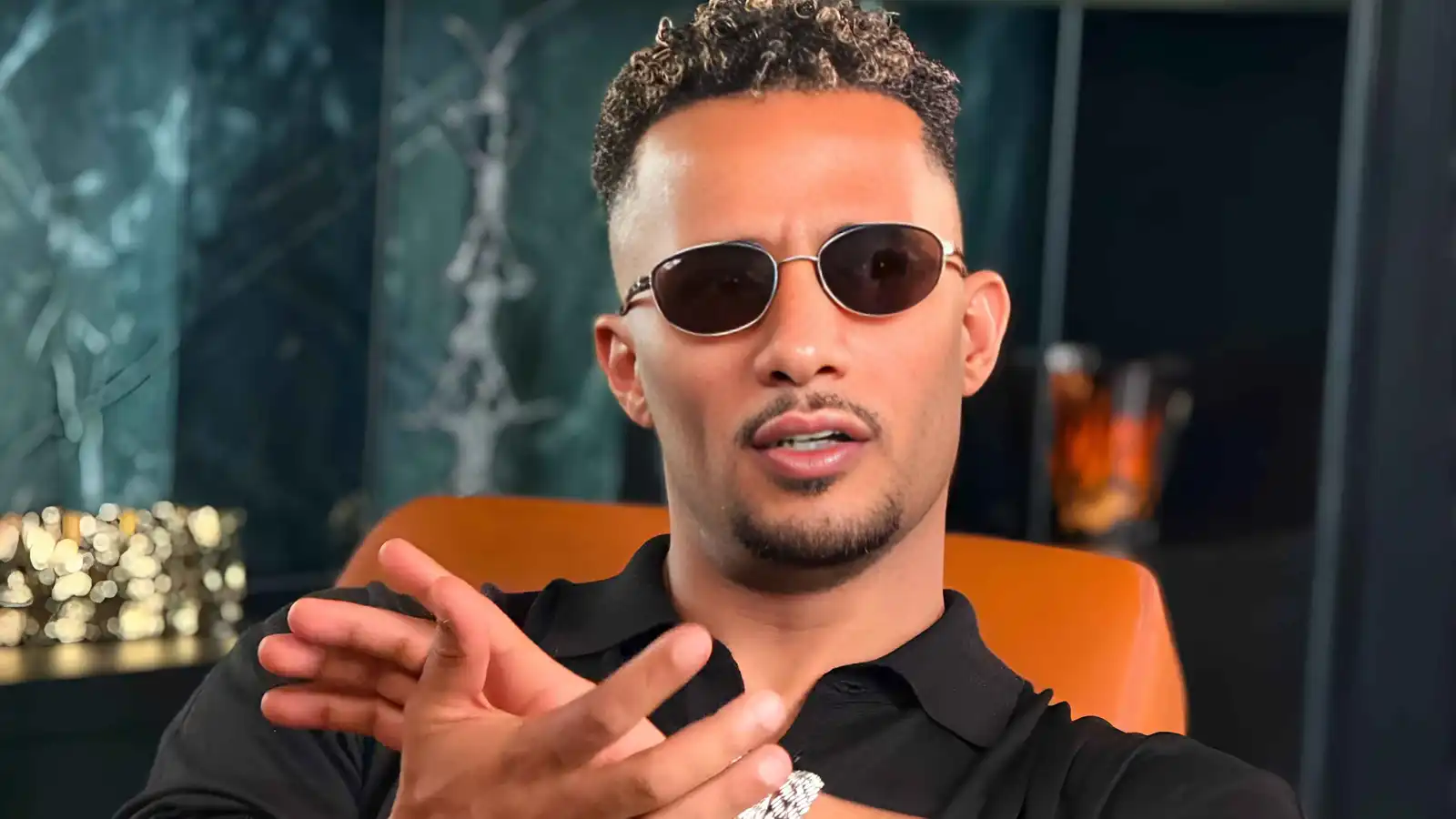 محمد رمضان يهدي مسلسل "عشماوي" إلى روح عمر الشريف