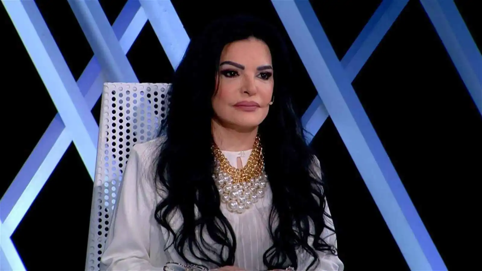 نضال الأحمدية: فضل شاكر مريض ورفض الهروب رغم العروض