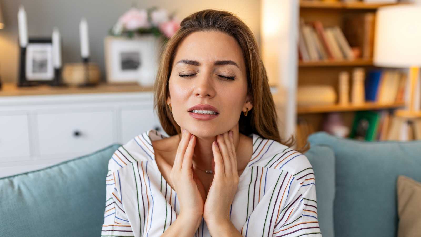 ما أنواع اضطرابات الغدة الدرقية؟ دليل شامل للأسباب والأعراض