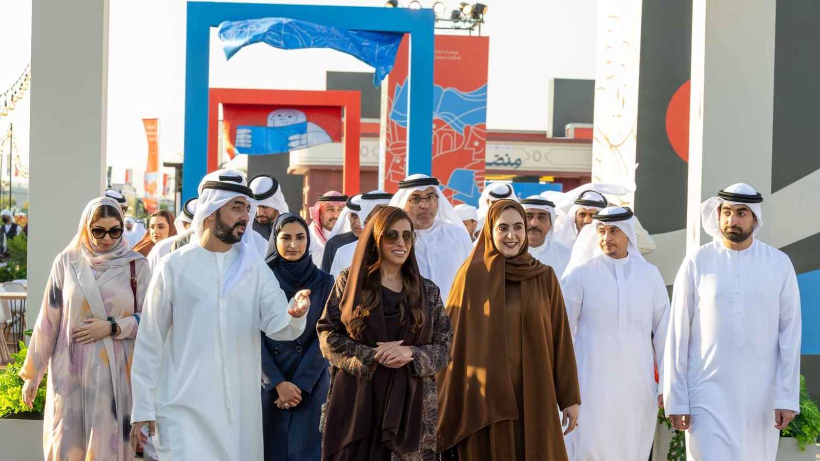 "مجتمع تنسجه الحكايات" يحيط بفعاليات مهرجان الشارقة للآداب