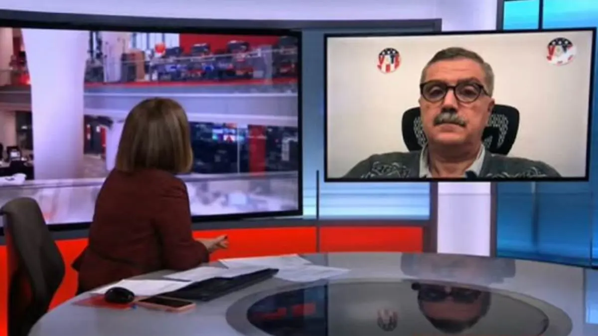 محلل سياسي يحرج مذيعة "بي بي سي" بالمطالبة بمستحقاته على الهواء
