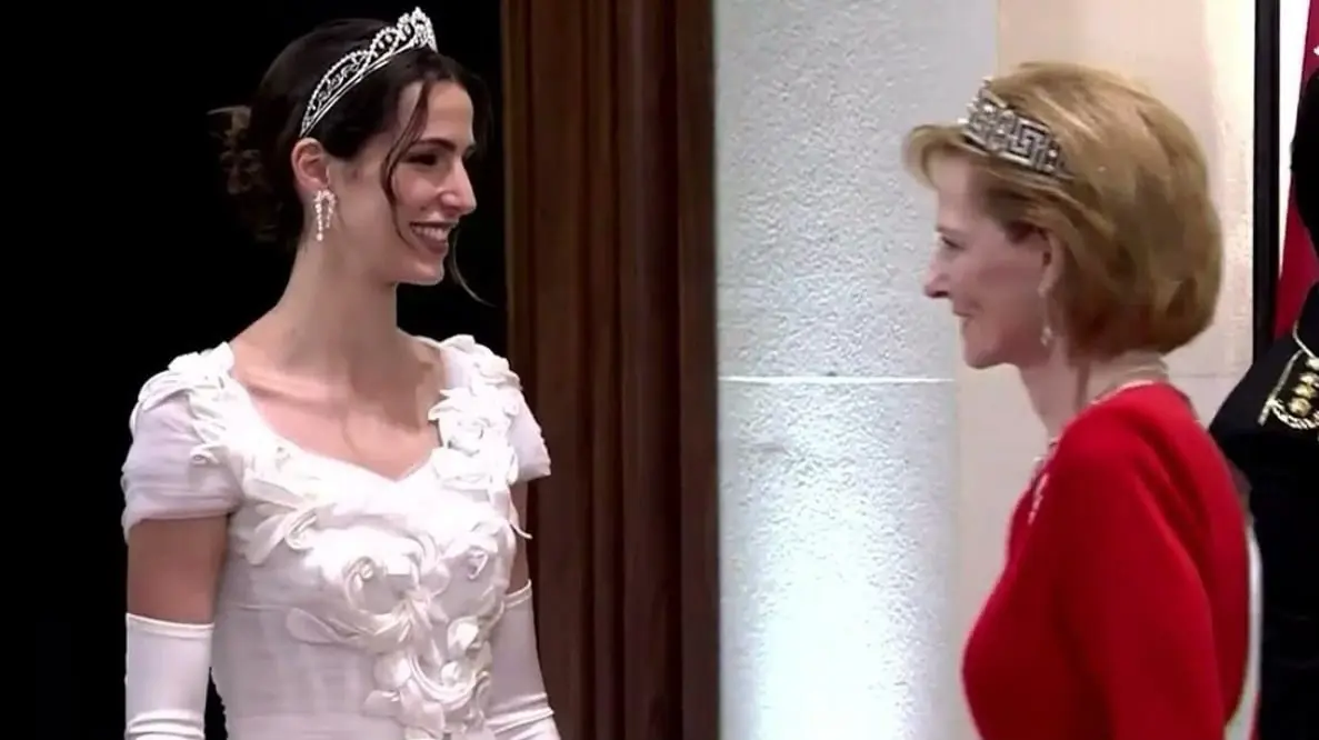 الأميرة رجوة بفستان زفاف ثان في حفل العشاء.. والملكة رانيا ترتدي من إيلي صعب