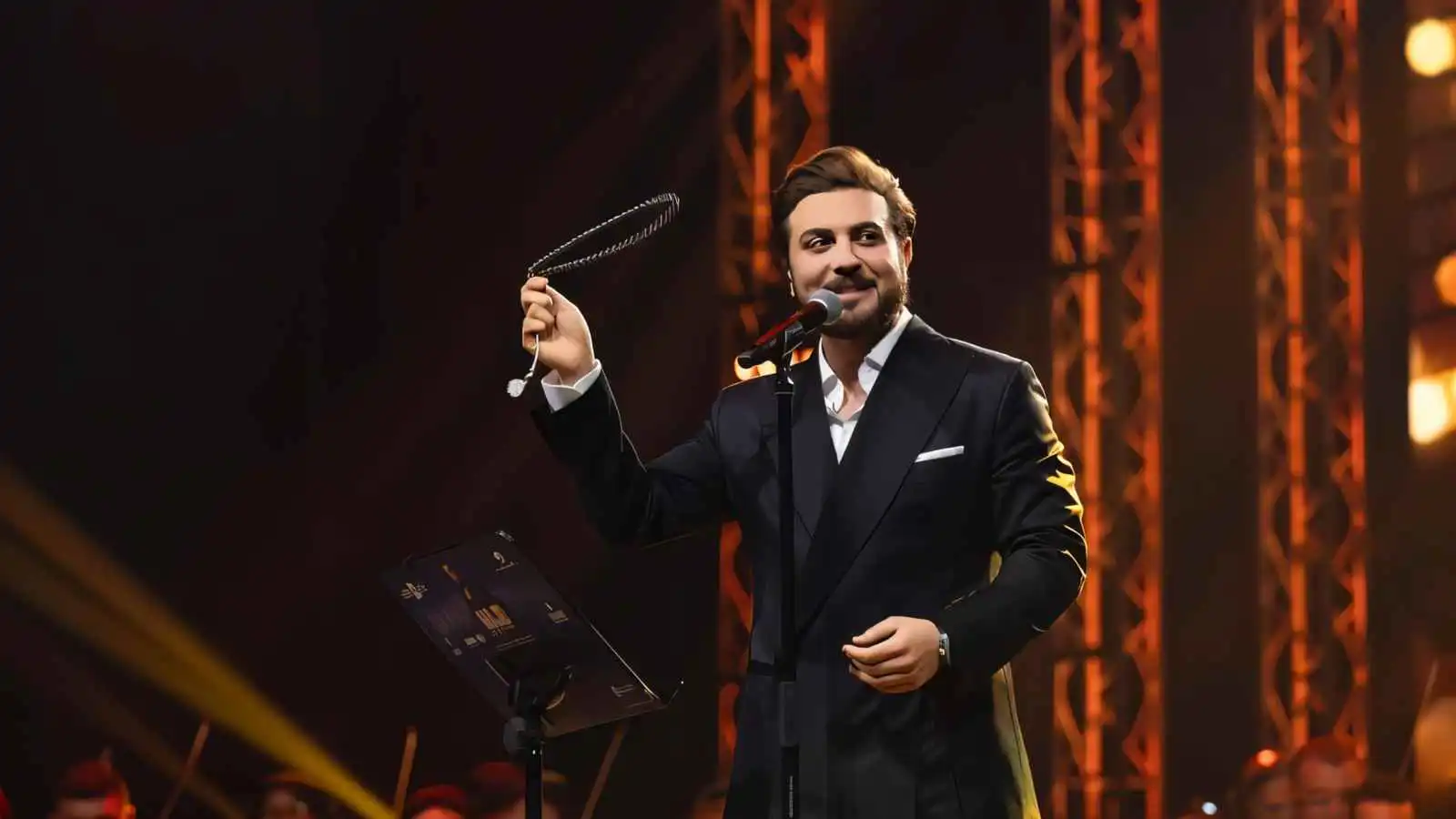 ماجد المهندس يختتم "فبراير الكويت" بحفل مبهر ويستحضر الرويشد