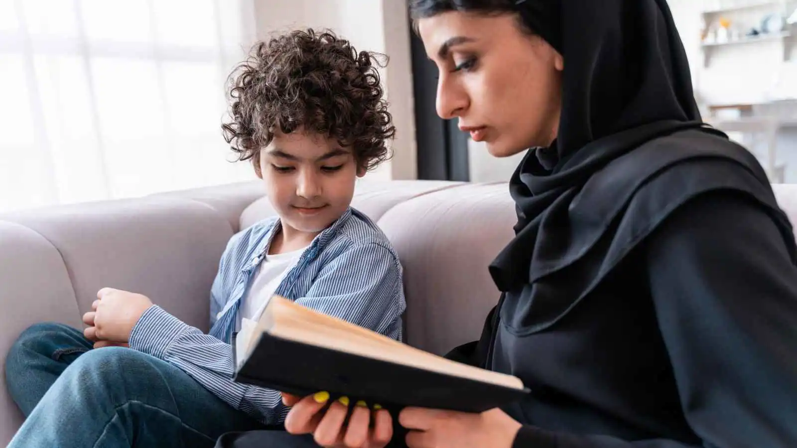 أمومة