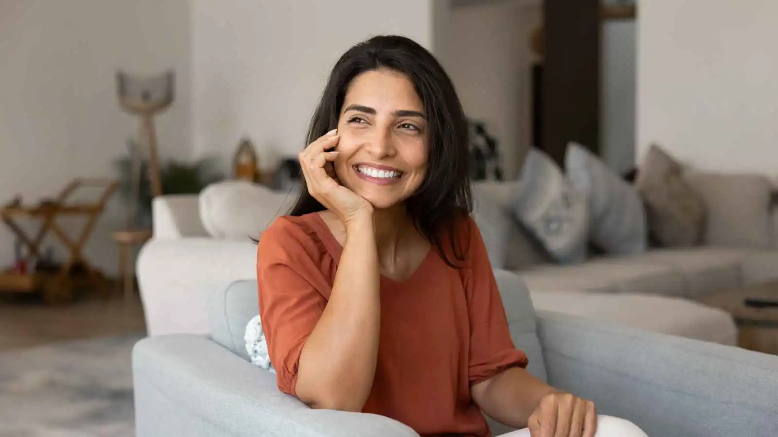 هل التفكير الإيجابي وحده يجعلك سعيدة؟