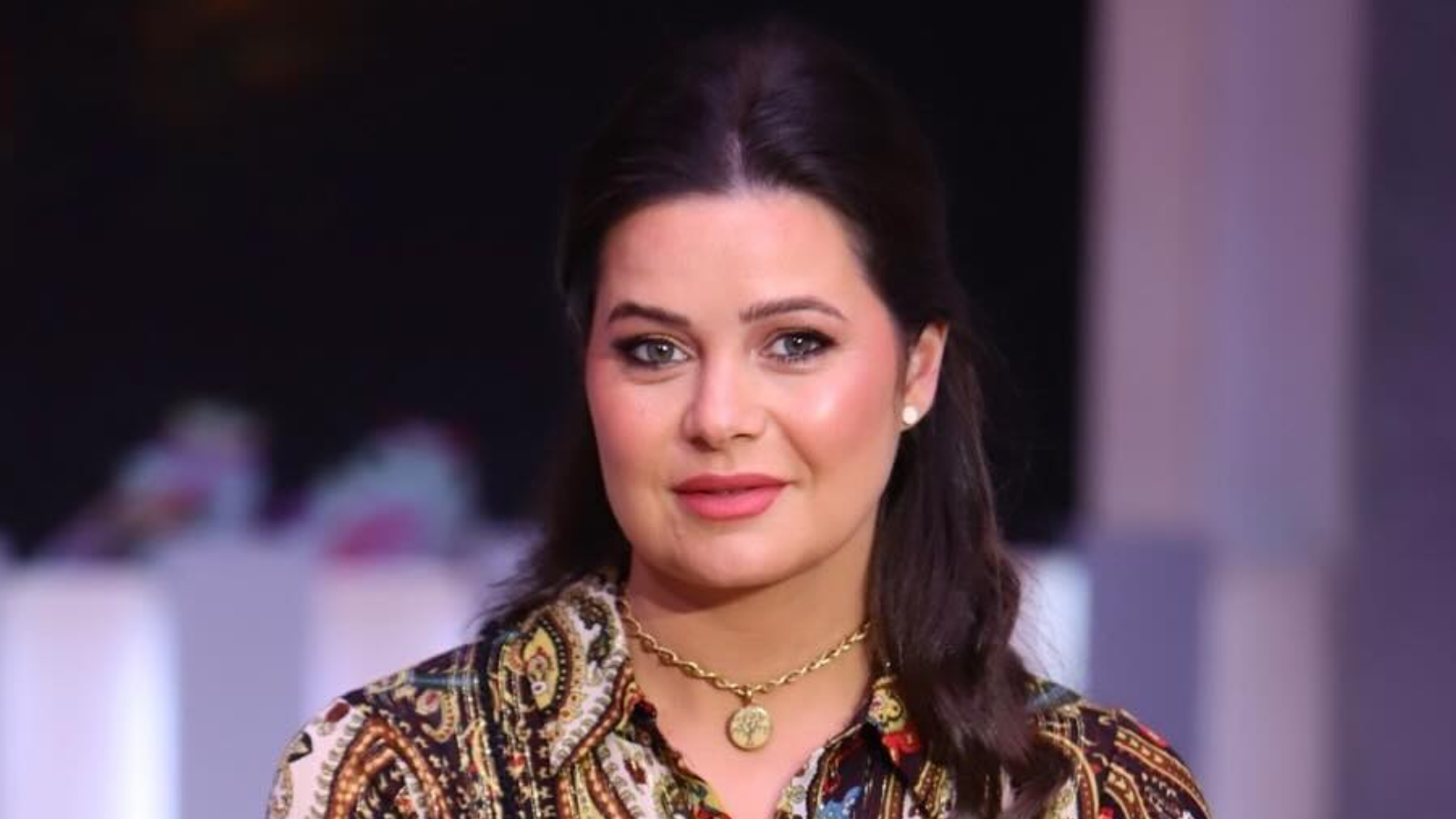 يسرا اللوزي تعلن انطلاق عروض مسرحية "المورستان"