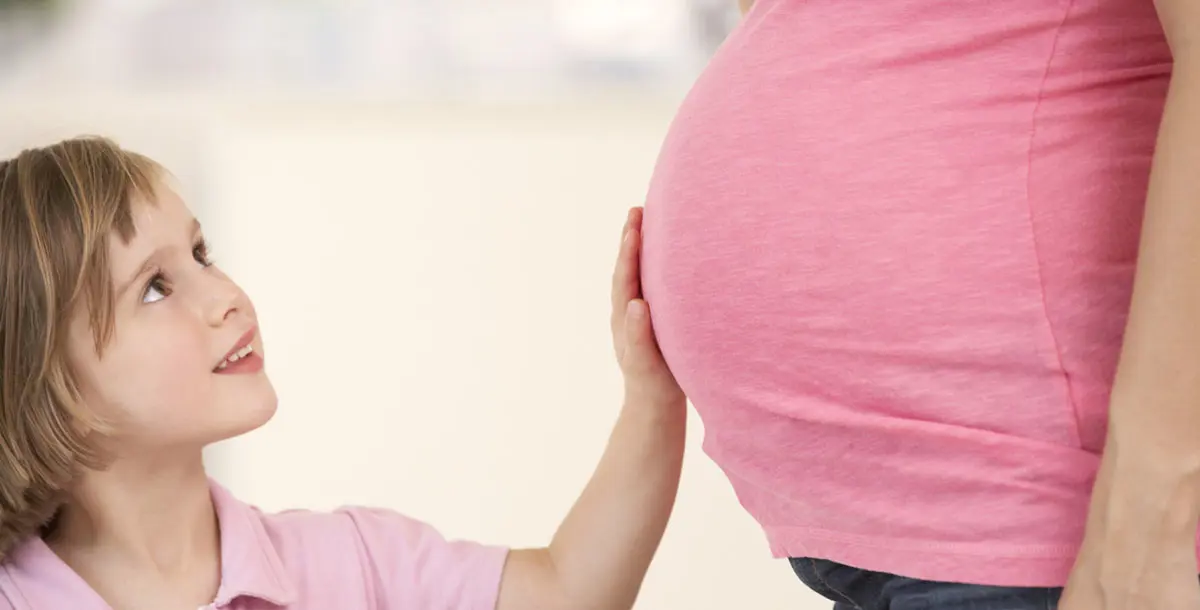 زيادة الوزن خلال فترة الحمل تعرض طفلك لخطر يمتد حتى المراهقة