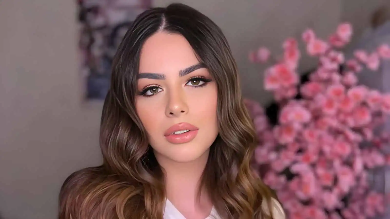 هنادي مهنا ترد على شائعات طلاقها وتروي أسرار علاقتها بزوجها