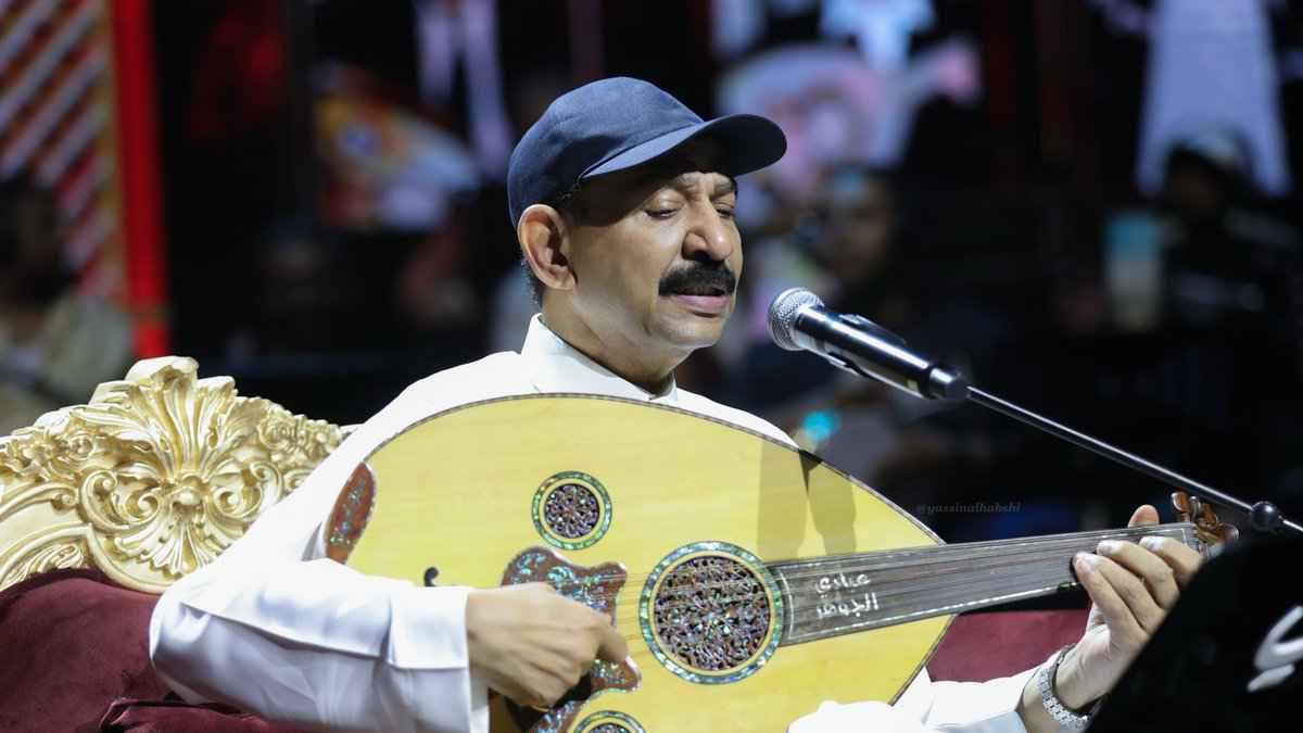 عبادي الجوهر يحتفل بعيد ميلاده على خشبة المسرح في الرياض 