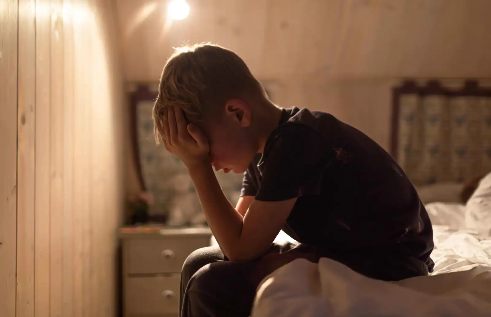 دعم الأطفال والبالغين خلال فترات التوتر والأزمات