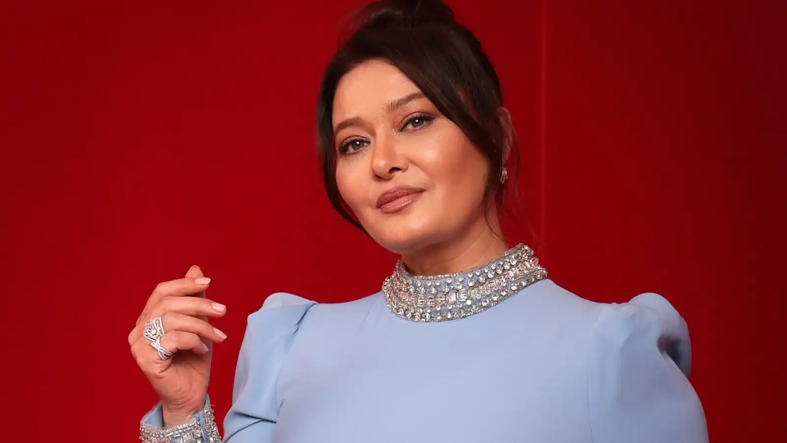 نورغول يشيلتشاي تعود في مسلسل “المعلمة أمور”.. القصة والأبطال