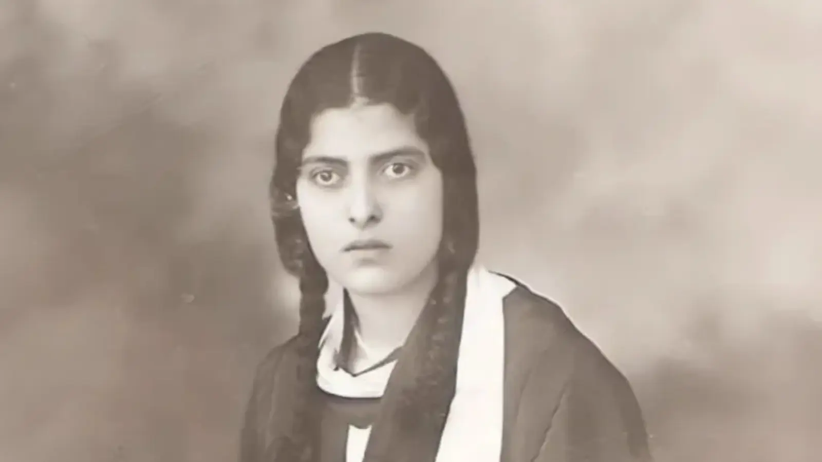  عالمة الذرة المصرية سميرة موسى 