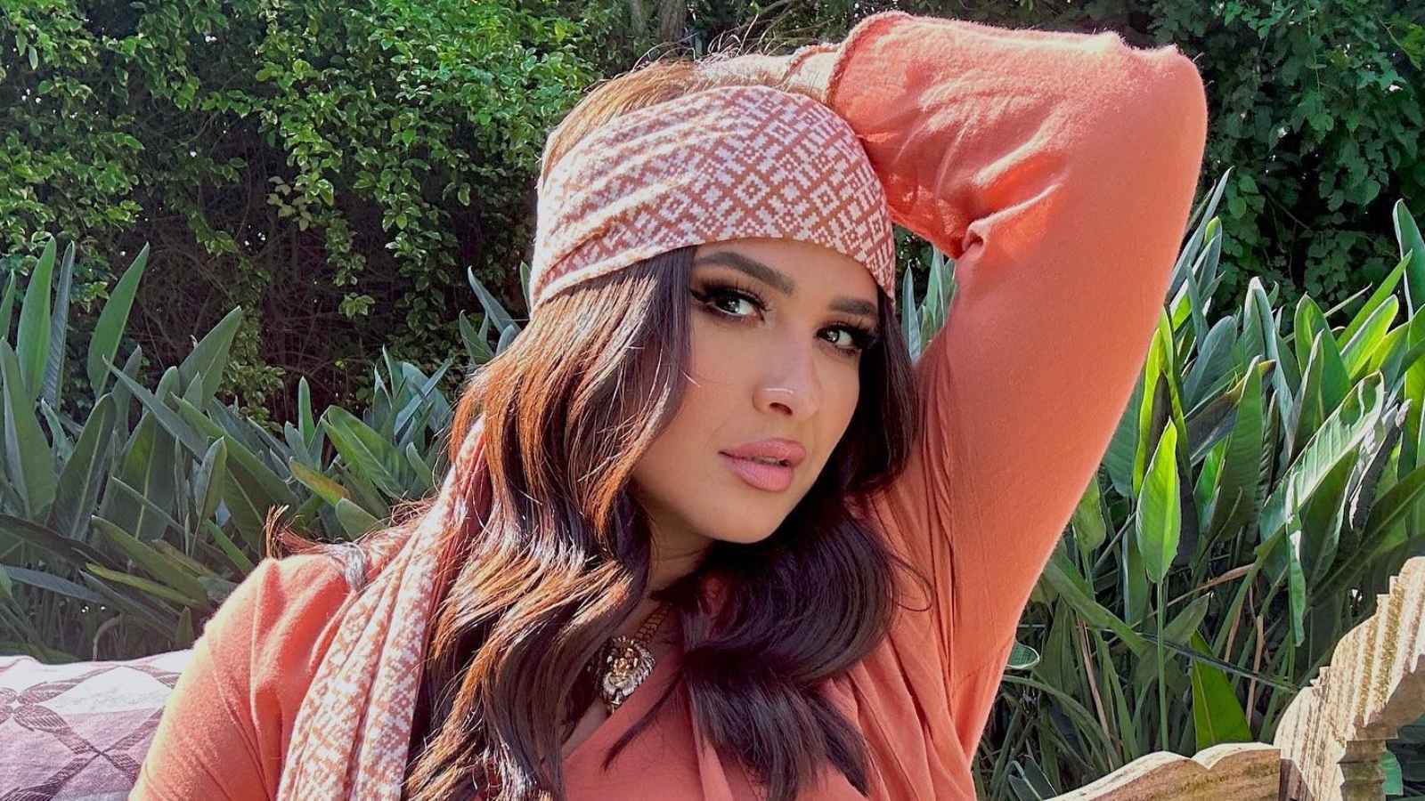 الفنانة ياسمين عبد العزيز