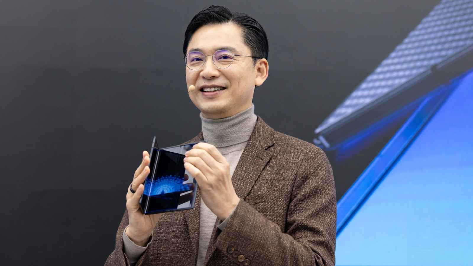 تسريبات تكشف تصميم ومواصفات Samsung Galaxy Z Fold 8