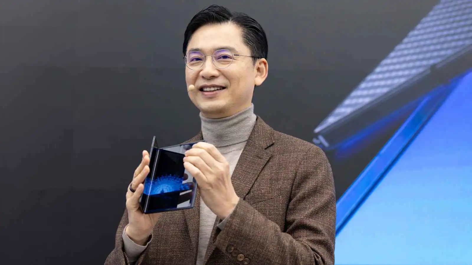 تسريبات تكشف تصميم ومواصفات Samsung Galaxy Z Fold 8