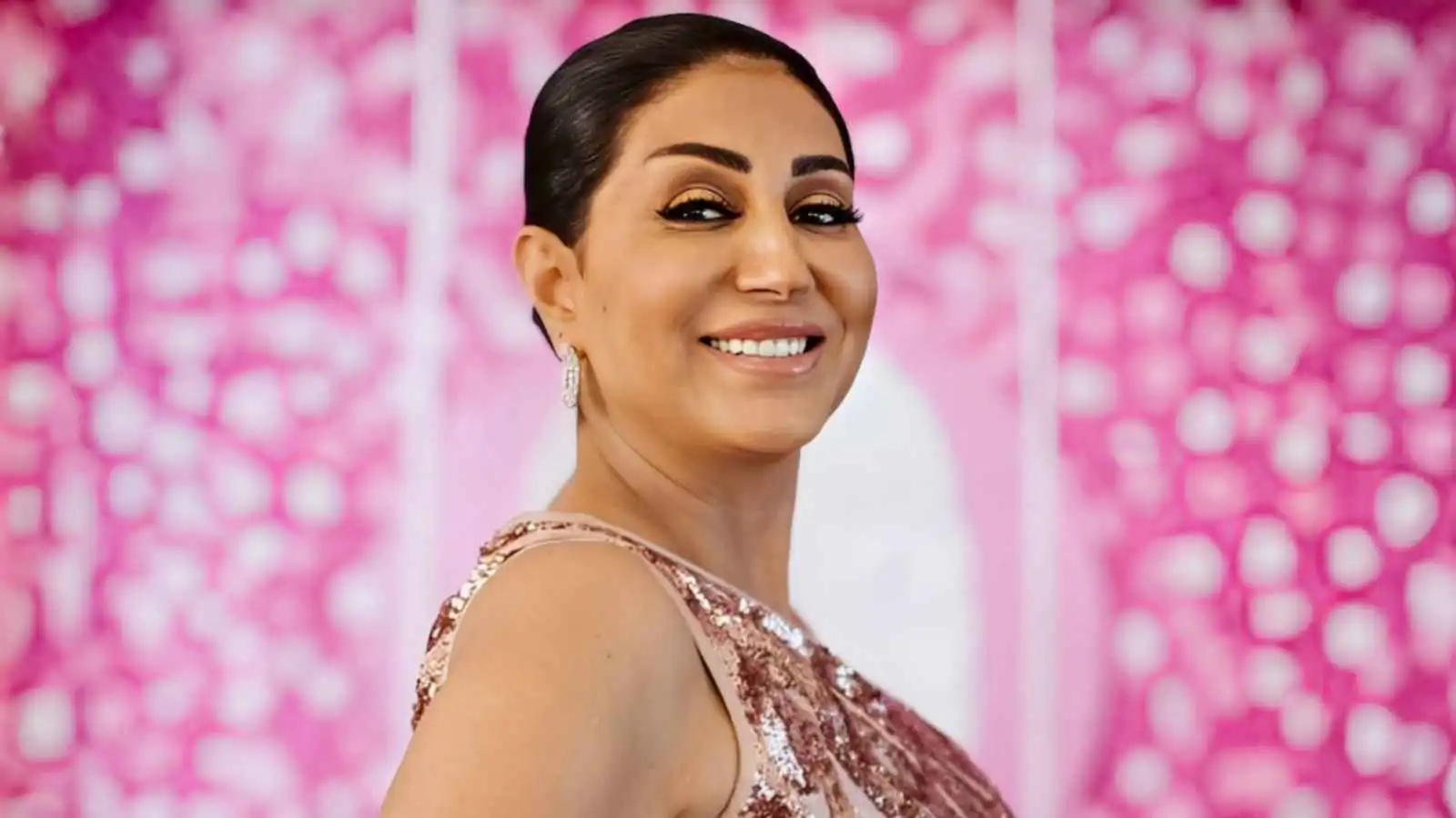 وفاء عامر ترد عبر "فوشيا" بعد القبض على "بنت حسني مبارك"