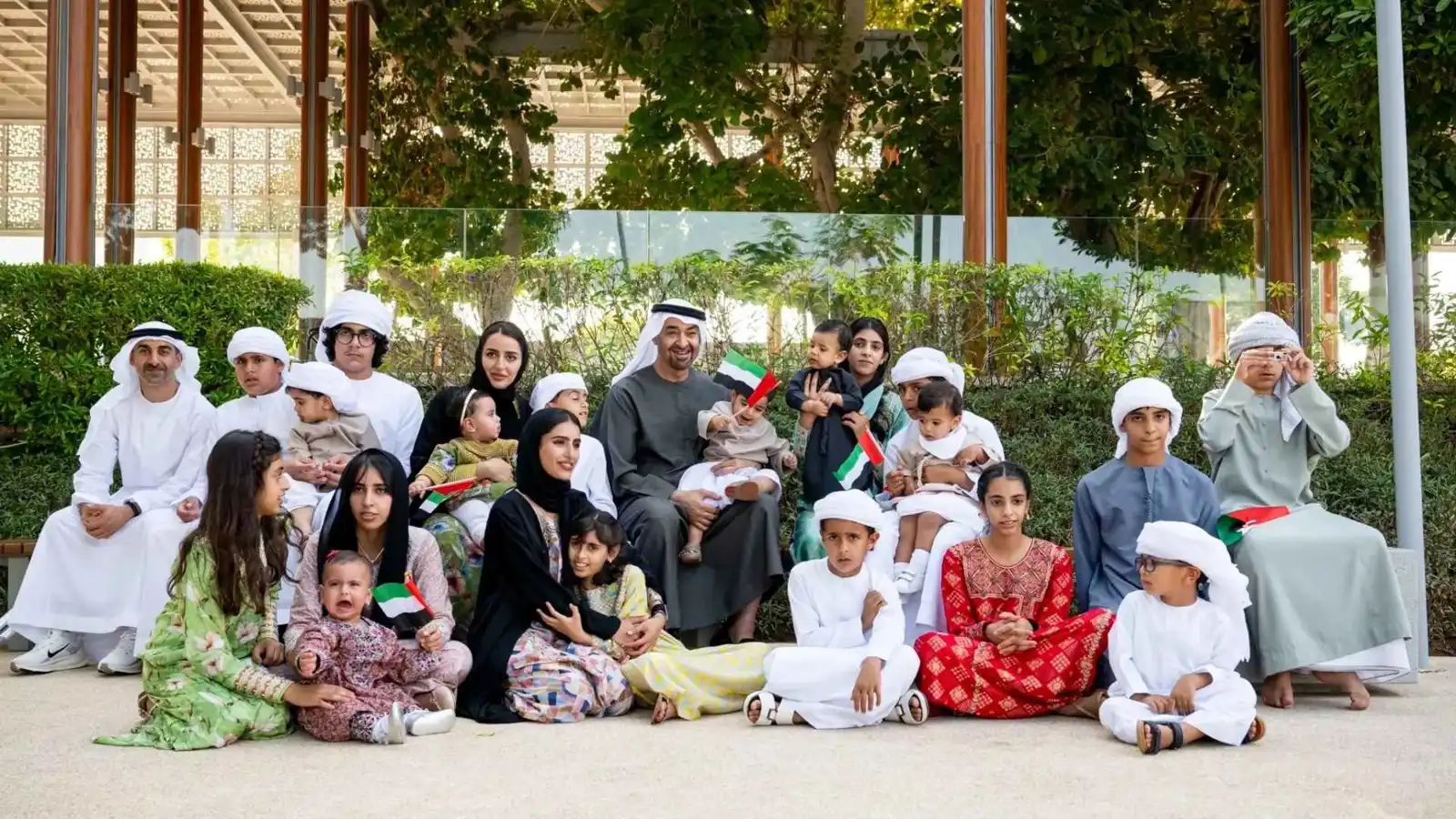 رسائل نجوم الفن في اليوم الوطني الإماراتي الـ54
