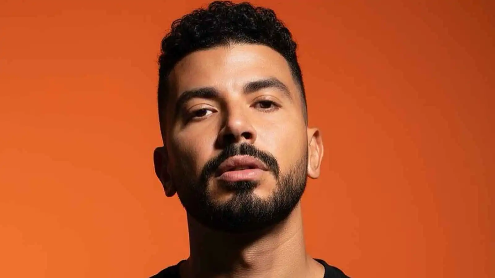 عمل درامي ضخم من 45 حلقة.. بدء تصوير "بيت بابا" لمحمد أنور