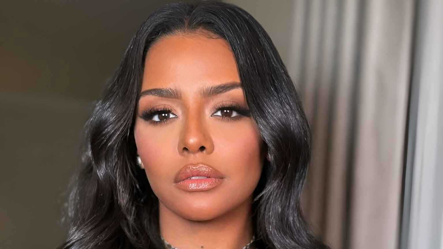 أسماء أبو اليزيد تكشف حملها من نيويورك 