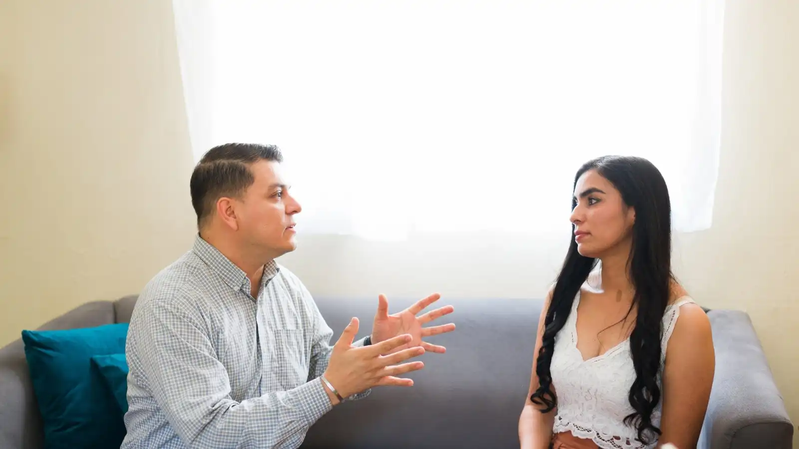 خطورة تحويل العلاقة لجلسة علاج نفسي مستمرة