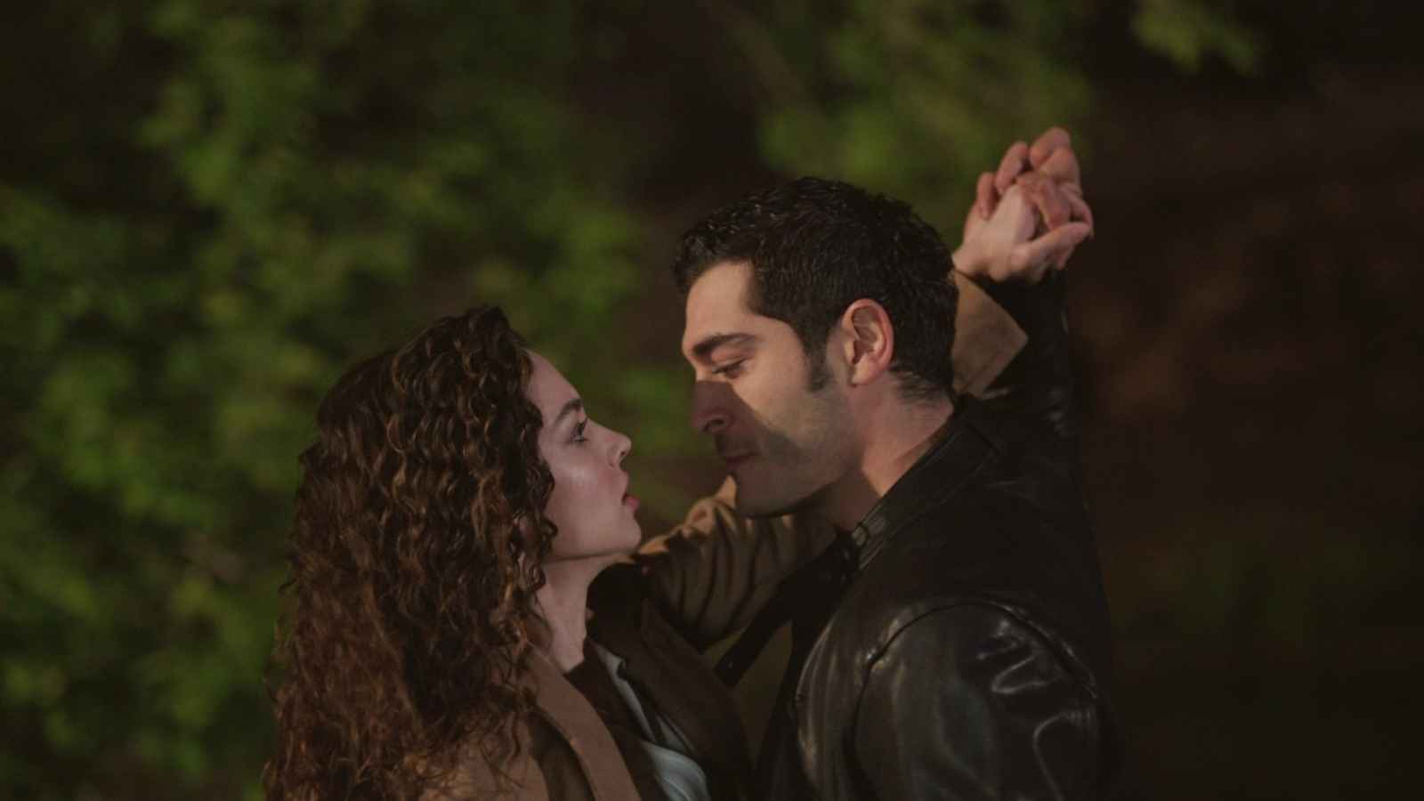 مخرجة مسلسل "بهار" تنتقد مشهدًا في "حكاية ليلة".. هل الخوف السبب؟