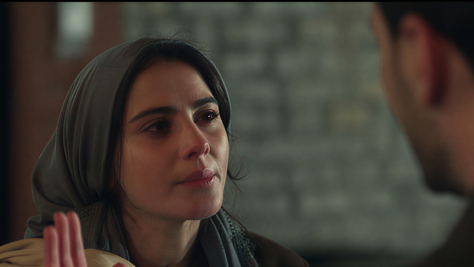 مشاجرة بين إركان وكادير في إعلان الحلقة 13 من مسلسل "أنت من أحببت"