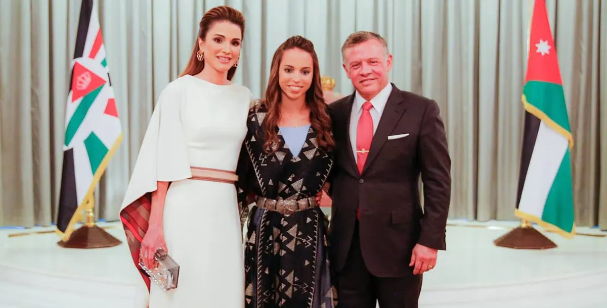الملكة رانيا تحتفل بتخرّج ابنتها الأميرة سلمى بصور عفوية للغاية!