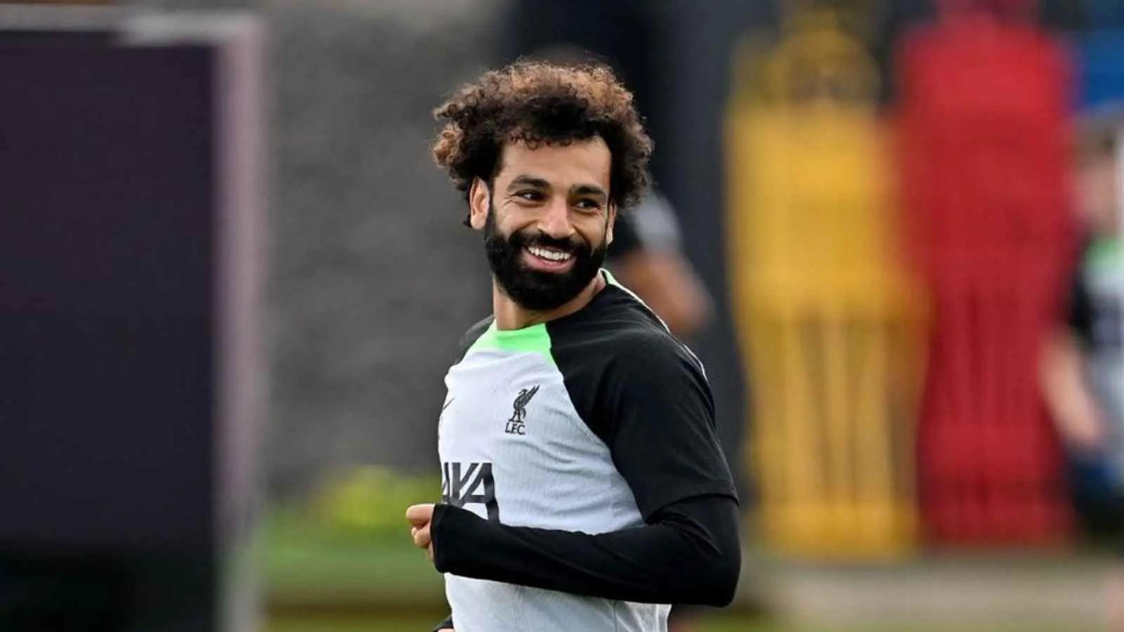 محمد صلاح يشارك صورًا عائلية مبهجة من "الملاهي" 