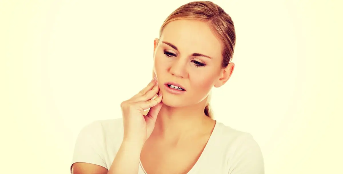 علاج طبيعي وفعال لفطريات الفم والحلق المؤلمة